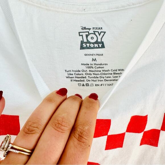 DISNEYLAND Disney White Red Toy Story Pizza Port Logo Short Sleeve Tee Shirt M - Picture 4 of 10